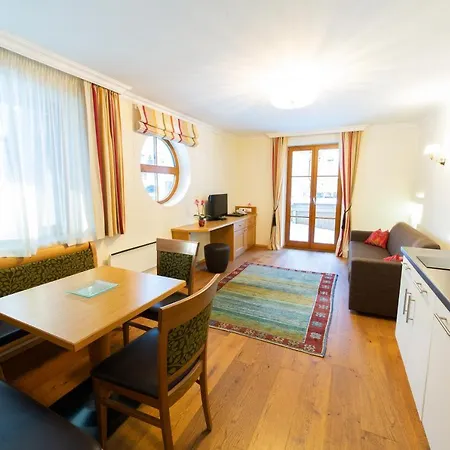 Hirschenau Aparthotel 4*